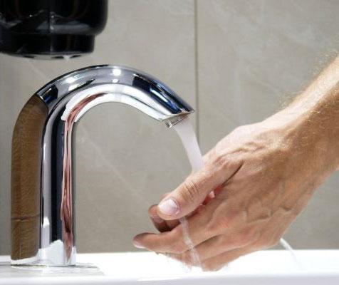 5 Benefits of Touchless Commercial Faucets